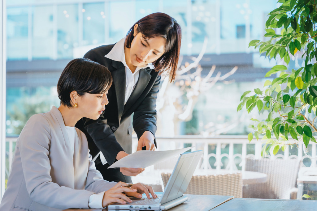 ②市場取引やバランシング、環境価値の売却などの手間やコストが増える