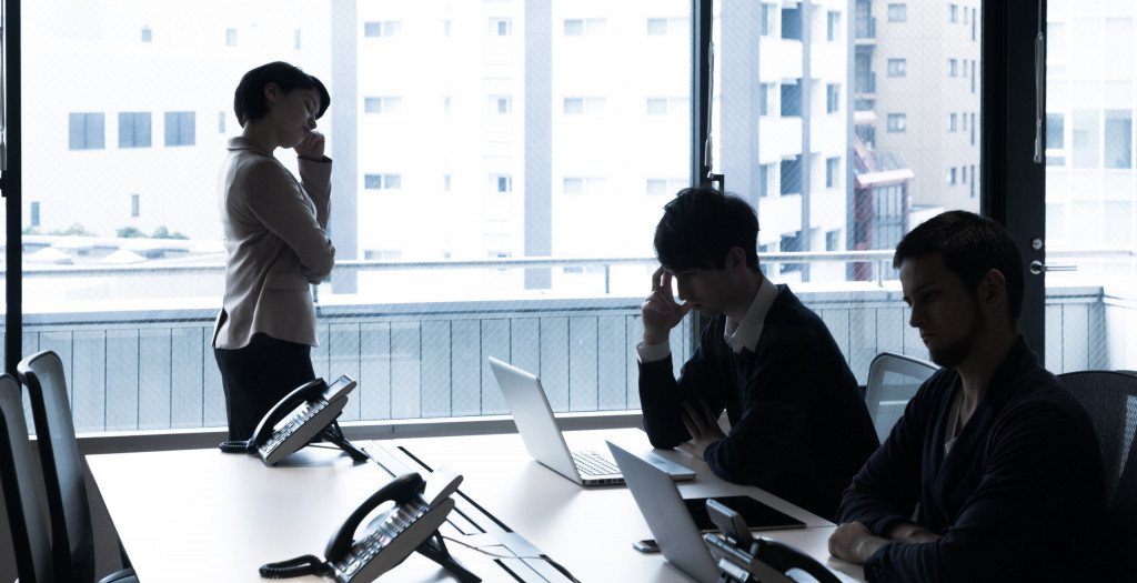 ④産業構造が固定化しやすい